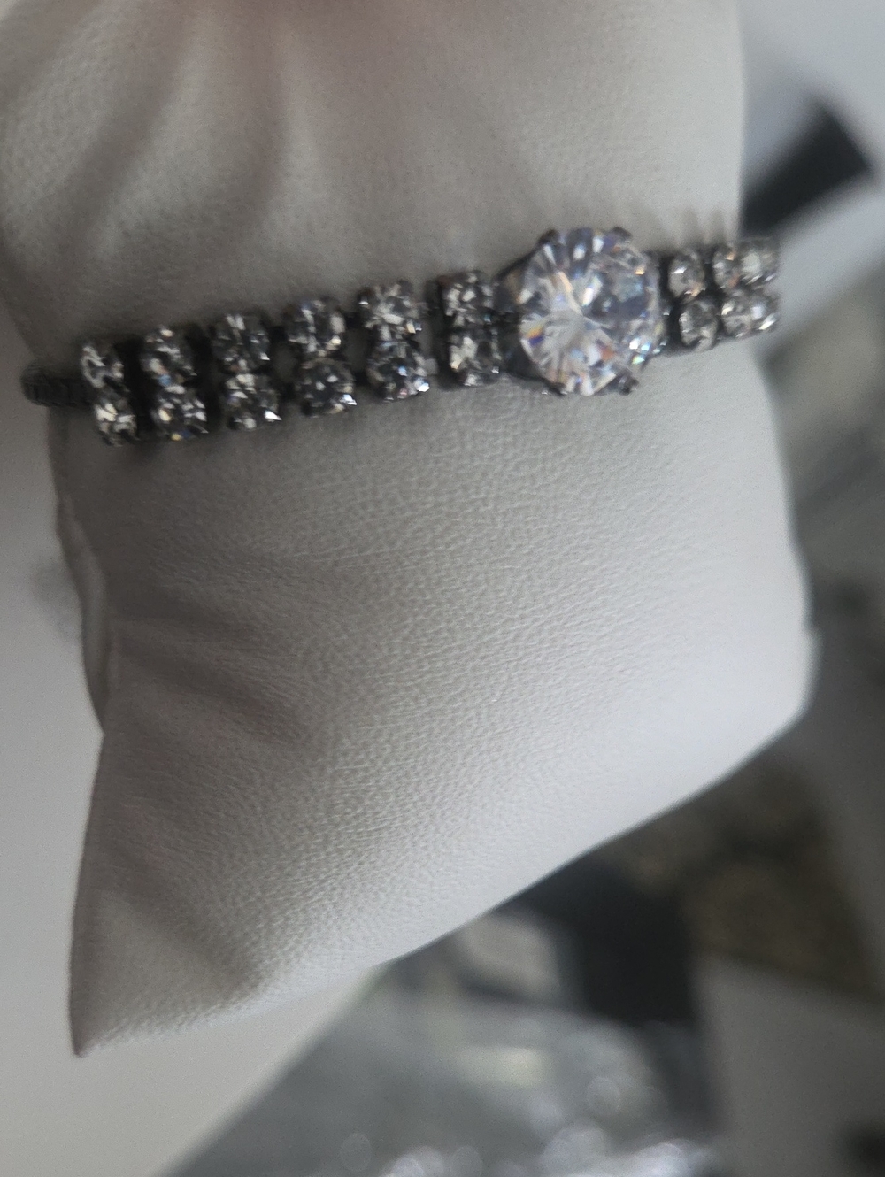 Paparazzi Gorgeously Glitzy Black Bracelet NWT